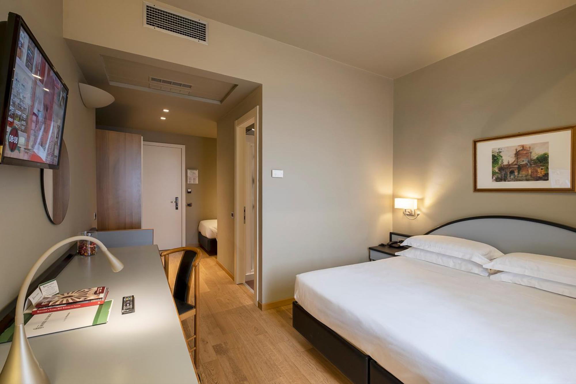 Hotel Touring Ferrara Ruang foto